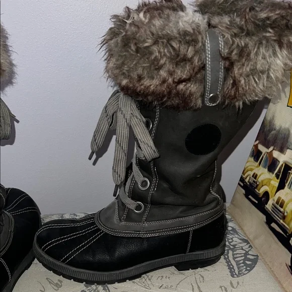 London Fog Black and Gray Winter Boots with Faux Fur - Picture 6 of 14